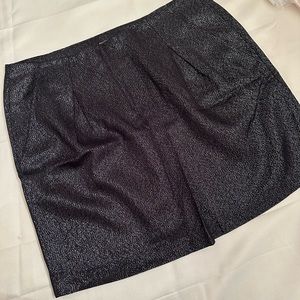 Vince Black & Silver Metallic skirt sz 10